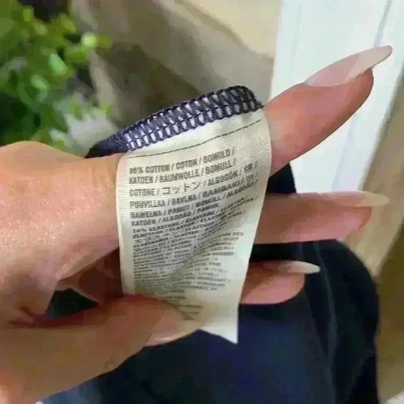 Abercrombie & Fitch L Vintage Capri Leggings - Picture 4 of 4